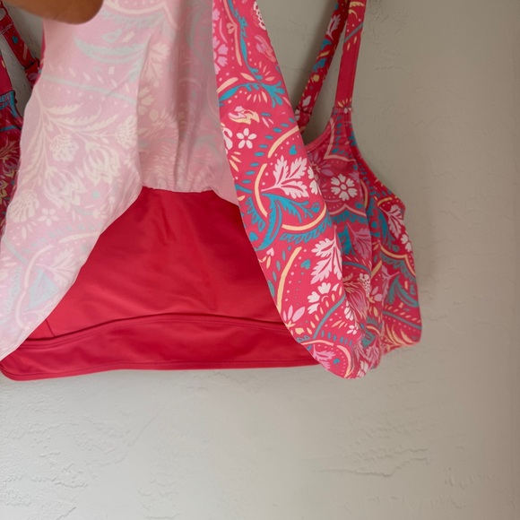 Torrid Women's Pink‎ Floral Swimsuit Bikini Top Size 3 - Picture 3 of 9